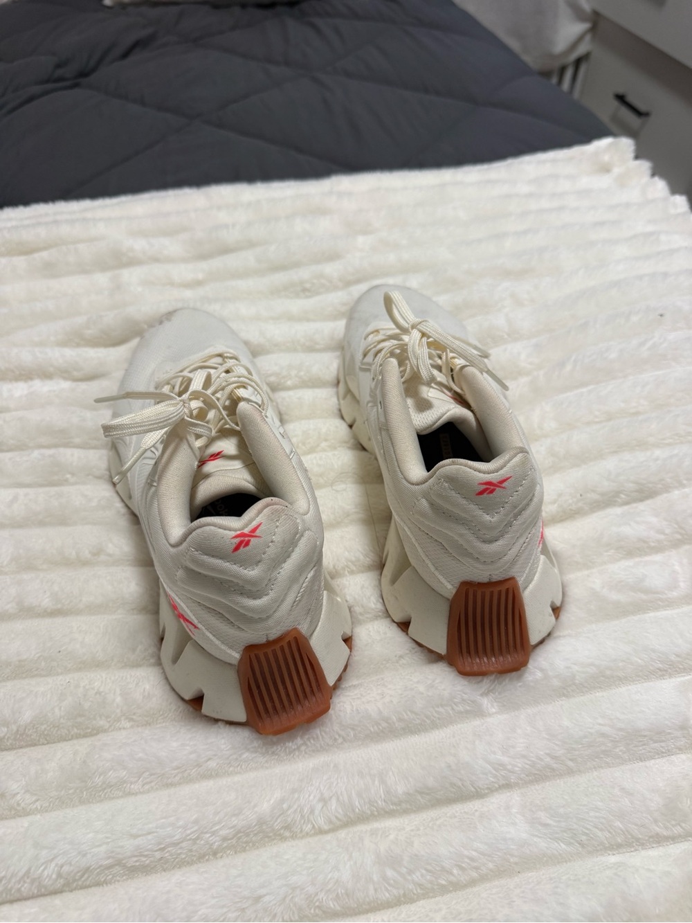 Reebok Off-White Sneakers with Pink Logo & Gum Heel